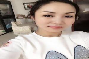 孩子是瑞克的。”洛丽否认。 “你说谎